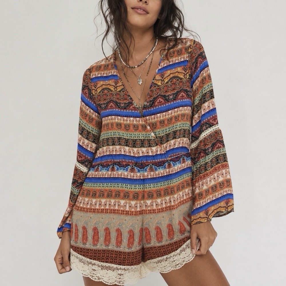Ardene boho bell sleeve romper paisley festival lace trim V neck NWT medium